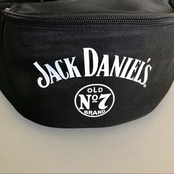 Jack Daniels Insulated Fanny Pack Cooler Bag *A9 - Picture 2 of 11